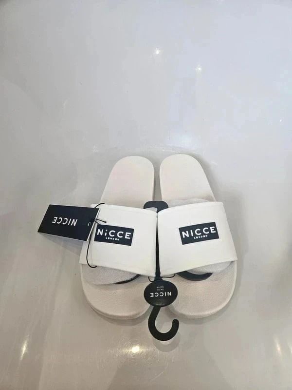 NICCE brand new white sliders image 5